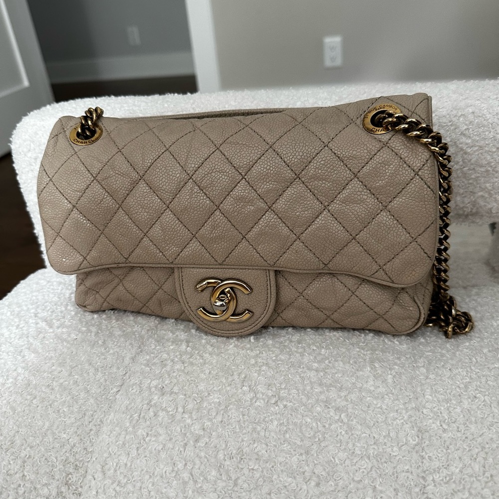 Classic Chanel Bag / Beige/ neutral/